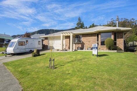 Photo of property in 24 Admiralty Place, Waikawa, Picton, 7220