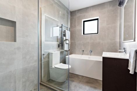 Photo of property in 11 Arahi Road, Clevedon, 2582