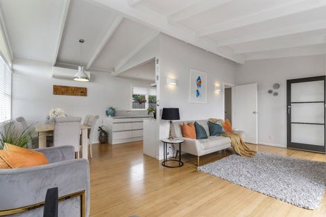 Photo of property in 22 Robbies Road, Shelly Park, Auckland, 2014