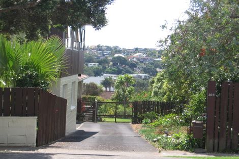 Photo of property in 1/30 Beechwood Road, Rothesay Bay, Auckland, 0630