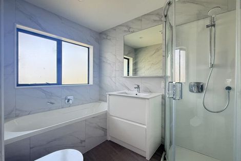 Photo of property in 30c Durham Street, Te Atatu Peninsula, Auckland, 0610