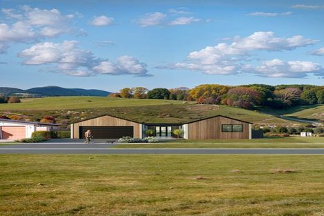 Photo of property in 3 Makakahi Street, Lytton West, 4071