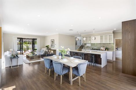 Photo of property in 97 Medallion Drive, Oteha, Auckland, 0632