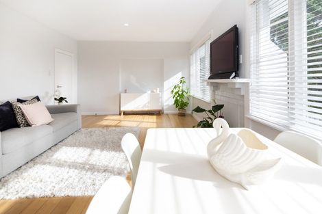 Photo of property in 1/44 Sale Street, Cockle Bay, Auckland, 2014