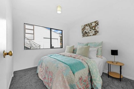 Photo of property in 2/21 College Road, Northcote, Auckland, 0627