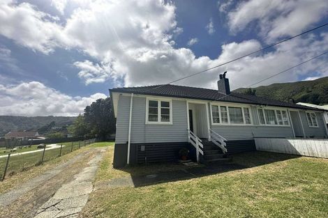 Photo of property in 70 Judd Crescent, Naenae, Lower Hutt, 5011