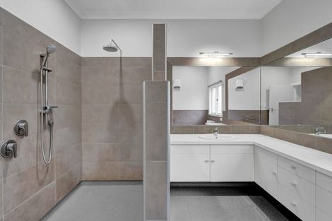 Photo of property in 55 Mill Road, Lower Vogeltown, New Plymouth, 4310