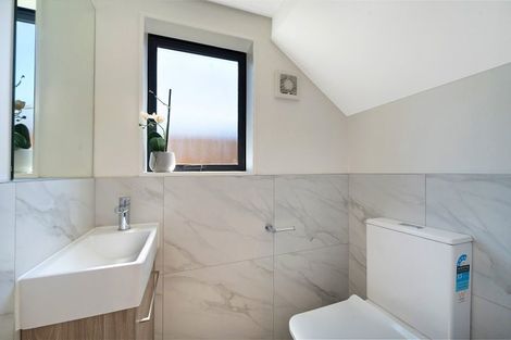 Photo of property in 2e Milich Terrace, Te Atatu South, Auckland, 0610