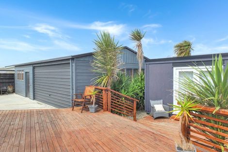 Photo of property in 22 Hennessy Street East, Foxton Beach, Foxton, 4815