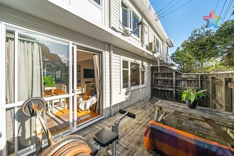 Photo of property in 2/264 Muritai Road, Eastbourne, Lower Hutt, 5013