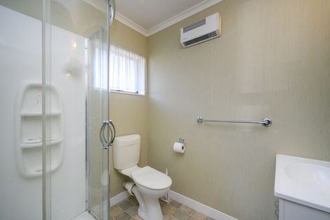 Photo of property in 8 Grange Place, Milson, Palmerston North, 4414