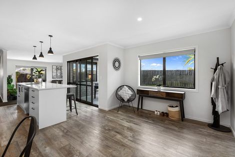 Photo of property in 75a Rototuna Road, Rototuna, Hamilton, 3210