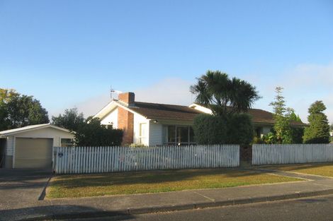Photo of property in 10 Orton Street, Glenfield, Auckland, 0627