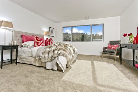 Photo of property in 102 Admirals Court Drive, Greenhithe, Auckland, 0632