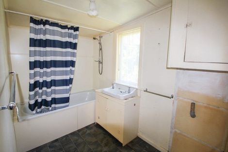 Photo of property in 16 Wellington Street, Enfield, Oamaru, 9491