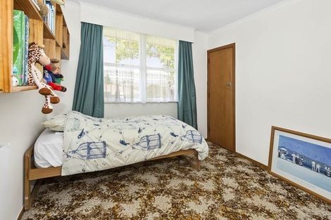 Photo of property in 14 Gills Avenue, Papakura, 2110