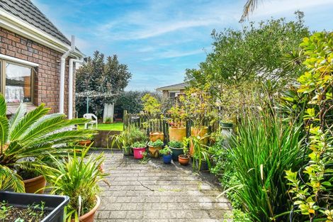 Photo of property in 17 Justamere Place, Weymouth, Auckland, 2103