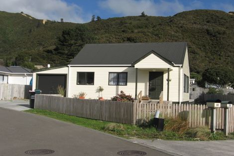 Photo of property in 20 Glenbrook Grove, Naenae, Lower Hutt, 5011