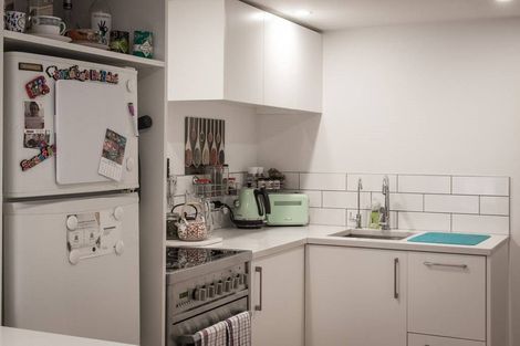 Photo of property in 2/61 Forrest Hill Road, Milford, Auckland, 0620