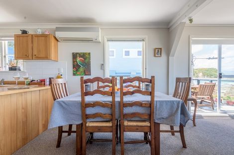 Photo of property in 148 The Esplanade, Houghton Bay, Wellington, 6023