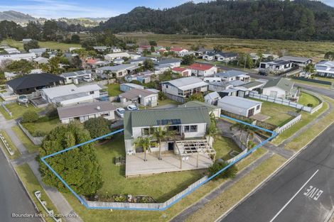 Photo of property in 100 Mayfair Avenue, Whangamata, 3620