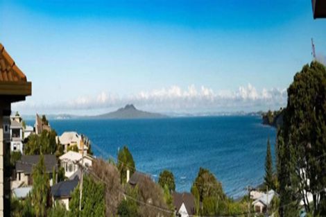 Photo of property in 2/26 Orchard Road, Waiake, Auckland, 0630