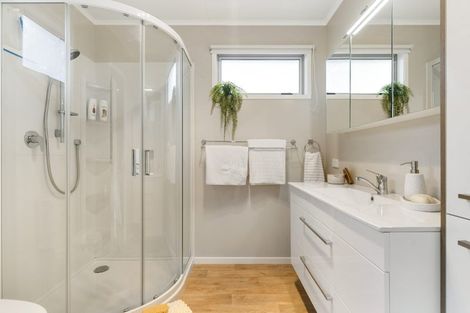 Photo of property in 8 Babington Place, Torbay, Auckland, 0630