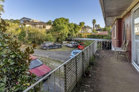 Photo of property in 342 Glenfield Road, Glenfield, Auckland, 0629