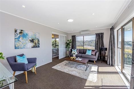 Photo of property in 2/36 Shanaway Rise, Hillcrest, Auckland, 0627