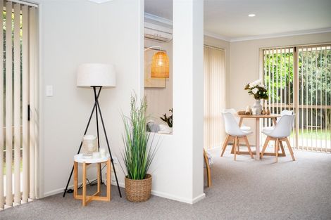 Photo of property in 4 Willscarlet Lane, Hamilton East, Hamilton, 3216