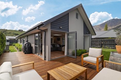 Photo of property in 5a Cone Peak Close, Lake Hayes, Queenstown, 9304