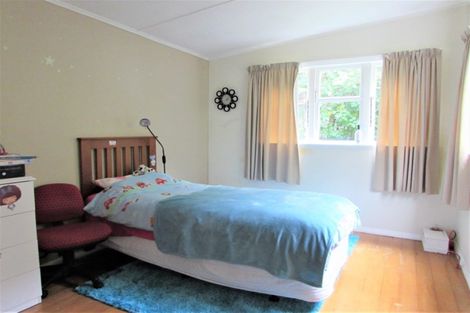 Photo of property in 126 Pinehaven Road, Pinehaven, Upper Hutt, 5019