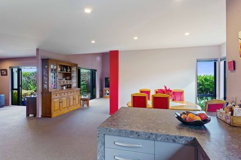 Photo of property in 148 Field Way, Waikanae Beach, Waikanae, 5036