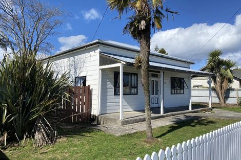 Photo of property in 129 Queen Street, Westport, 7825