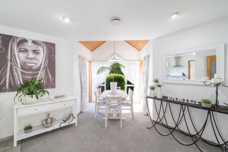 Photo of property in 2/48 Staveley Street, Avonhead, Christchurch, 8042