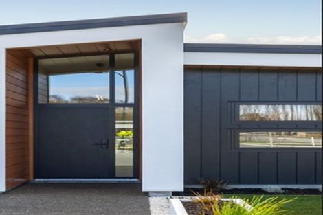 Photo of property in 14 Round Hill Rise, Cracroft, Christchurch, 8022