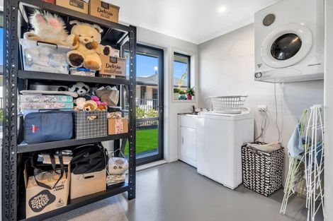 Photo of property in 19 Lady Jocelyn Place, Whitianga, 3510