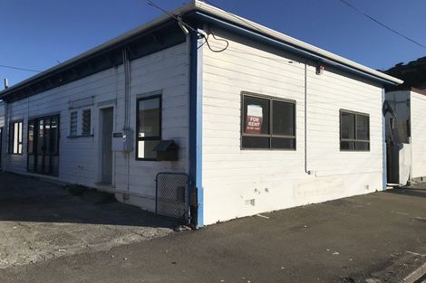 Photo of property in 17 Rua Street, Lyall Bay, Wellington, 6022