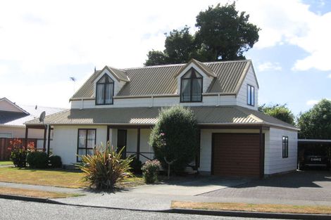 Photo of property in 3 Laredo Grove, Totara Park, Upper Hutt, 5018