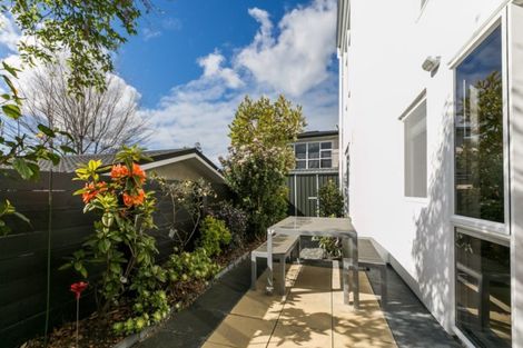 Photo of property in 3 Hikanui Drive, Havelock North, 4130