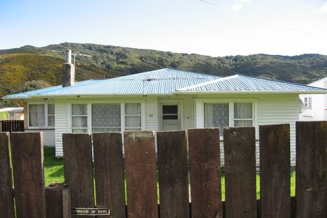Photo of property in 94 Coast Road, Wainuiomata, Lower Hutt, 5014