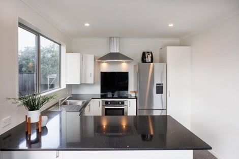 Photo of property in 56 Exeter Crescent, Takaro, Palmerston North, 4412