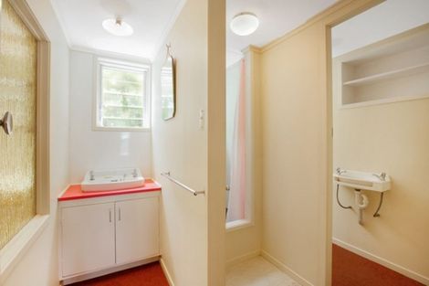 Photo of property in 24 Seaview Road, Cable Bay, 0420