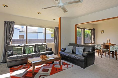 Photo of property in 2/8 Duart Road, Havelock North, 4130