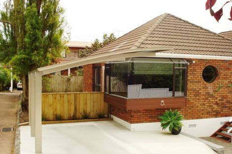 Photo of property in 1/10 Cambric Place, Botany Downs, Auckland, 2010