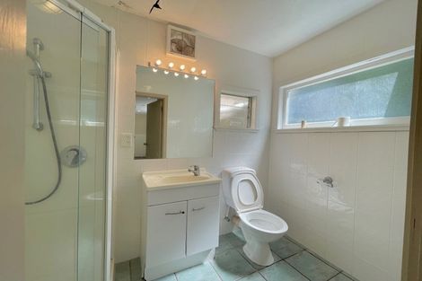 Photo of property in 11 Netherlands Avenue, Kelston, Auckland, 0602