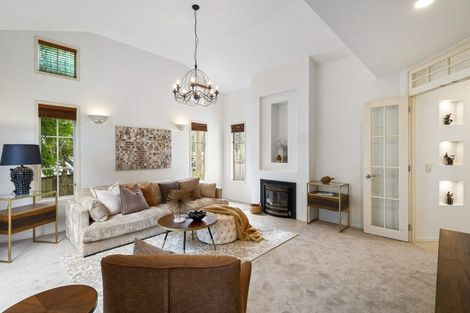 Photo of property in 1 Scarlet Oak Drive, Schnapper Rock, Auckland, 0632