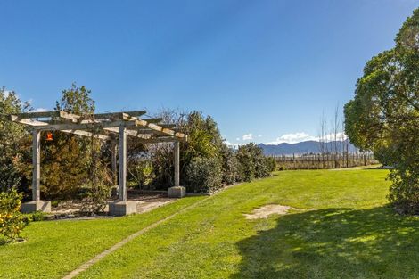 Photo of property in 92 Beacon Road, Dillons Point, Blenheim, 7273