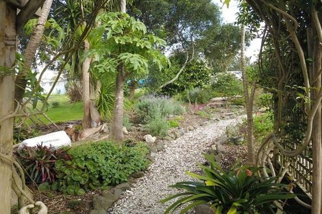 Photo of property in 10 Rautawhiri Road, Helensville, 0800