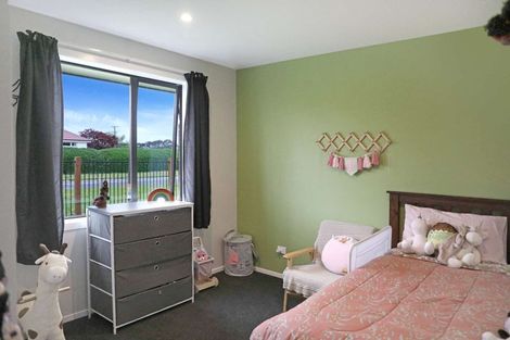 Photo of property in 149 Seaward Road, Edendale, 9825